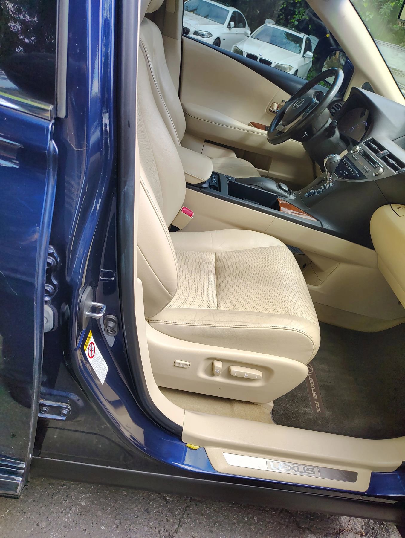 Used 2013 Lexus RX 450h AWD w/ Navigation Pkg image 27