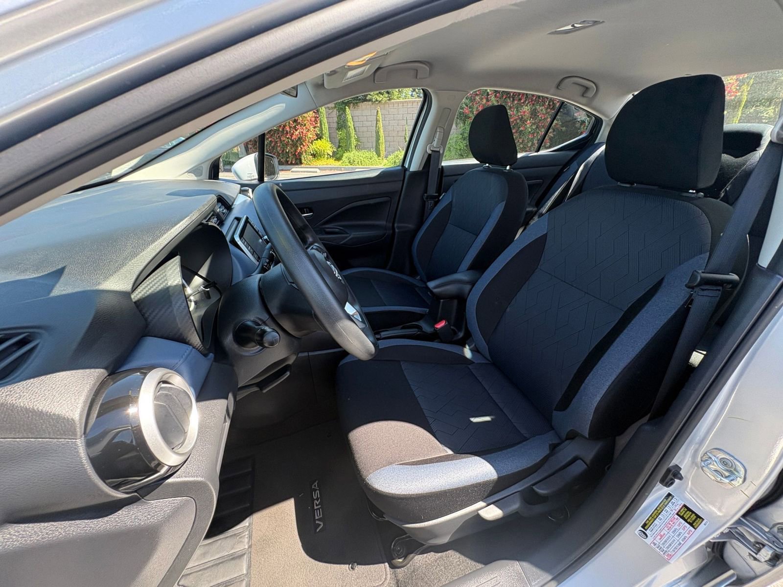 Used 2025 Nissan Versa SV image 34