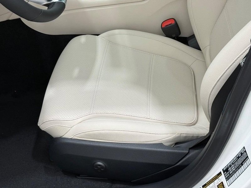 New 2026 Mercedes-Benz C 300 4MATIC Sedan image 14