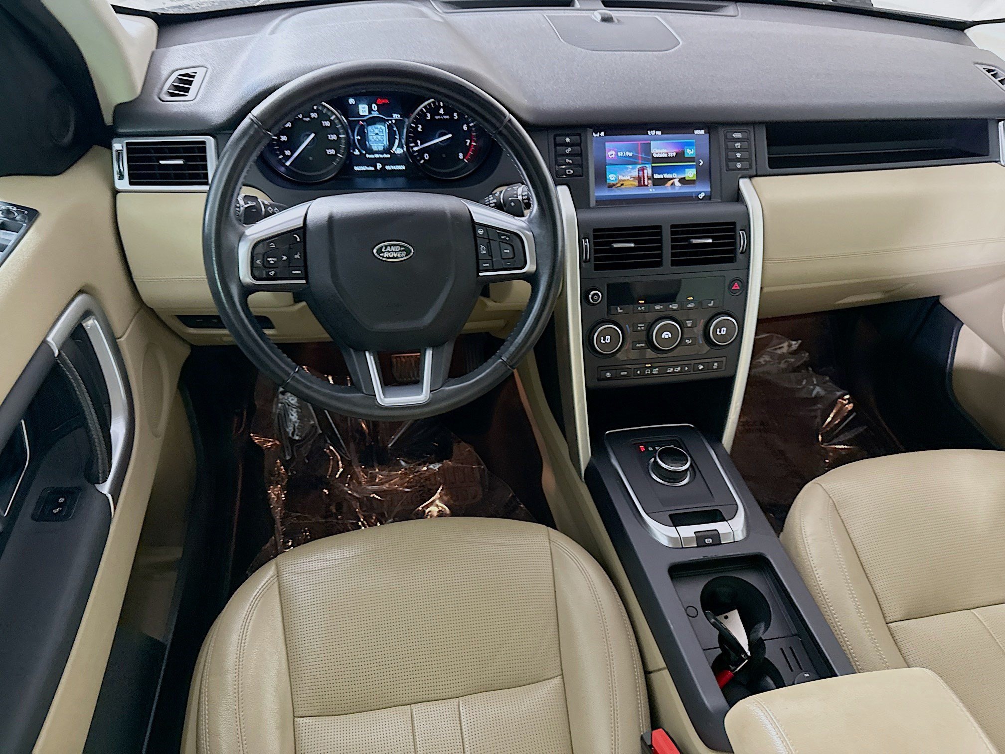 Used 2019 Land Rover Discovery Sport HSE AWD/4WD image 17