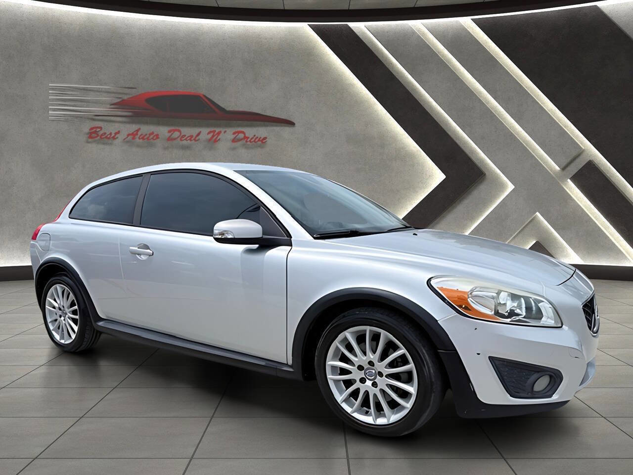 Used 2011 Volvo C30 T5 w/ Preferred Pkg FWD image 3