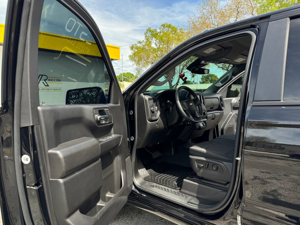 Used 2025 Chevrolet Silverado 1500 Custom image 10