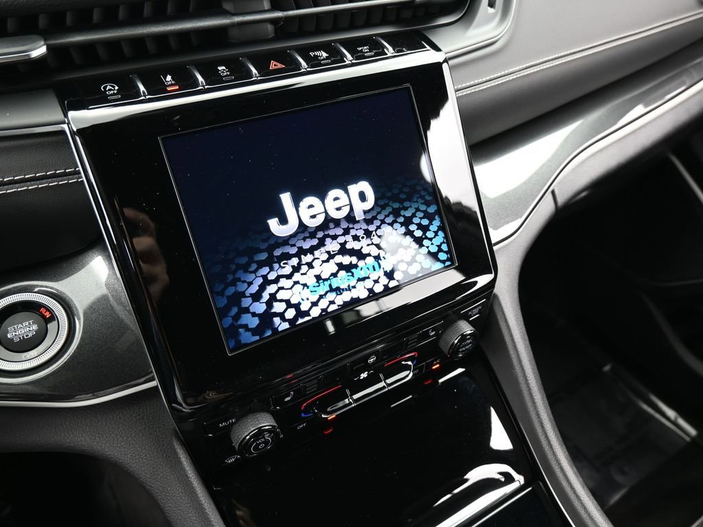 Used 2021 Jeep Grand Cherokee L Laredo image 21