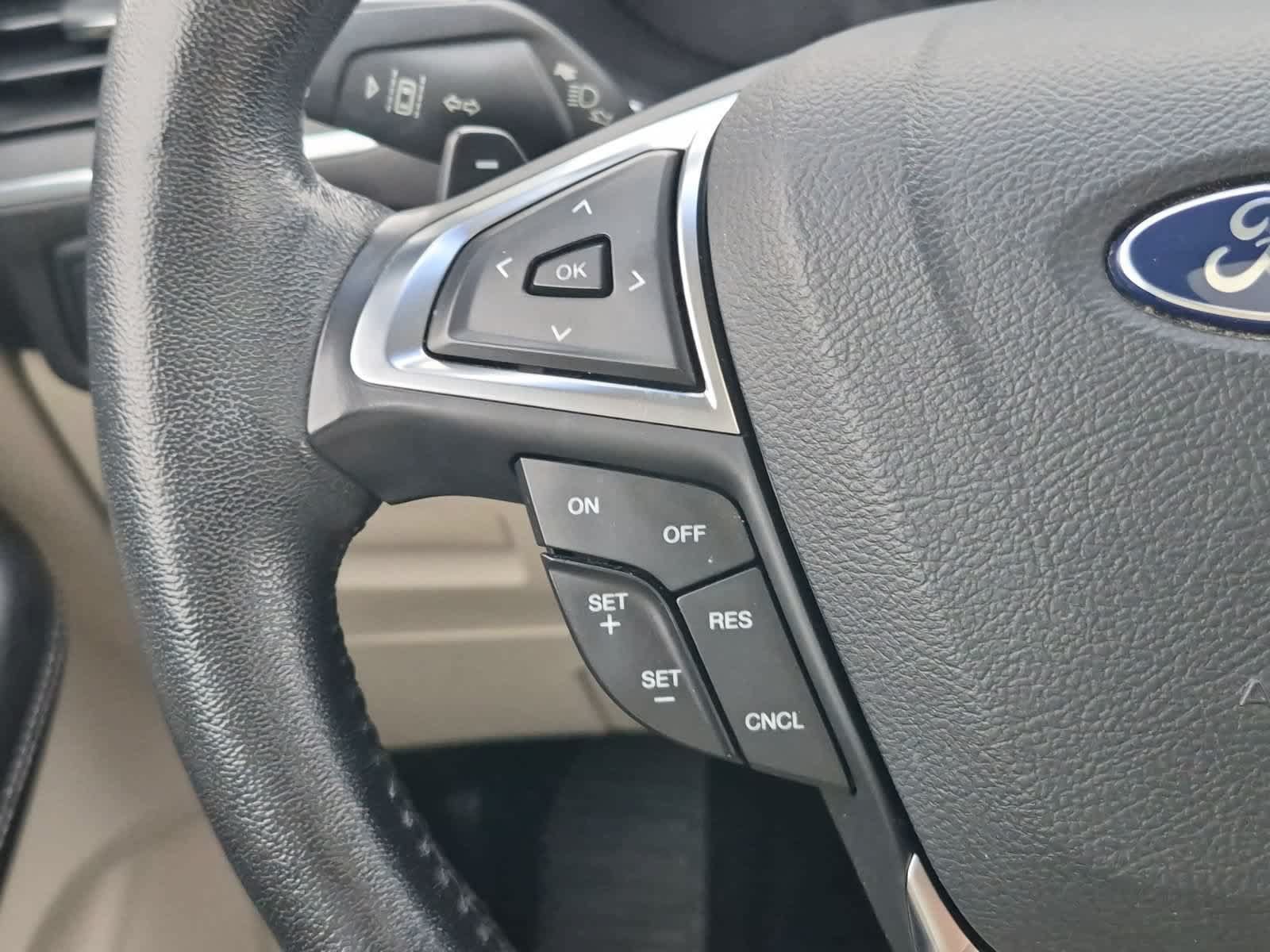 Used 2017 Ford Edge Titanium w/ Equipment Group 302A AWD/4WD image 25