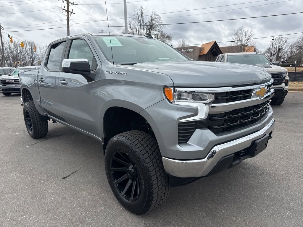 Used 2025 Chevrolet Silverado 1500 LT image 7