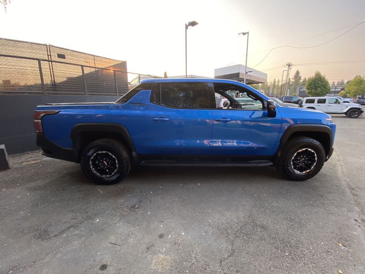 Used 2026 Chevrolet Silverado EV Trail Boss AWD/4WD image 7