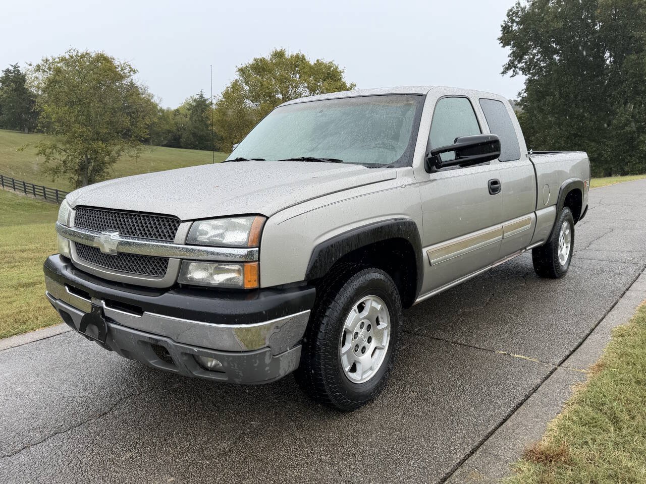 Used 2003 Chevrolet Silverado 1500 LS w/ Off-Road Package AWD/4WD image 4