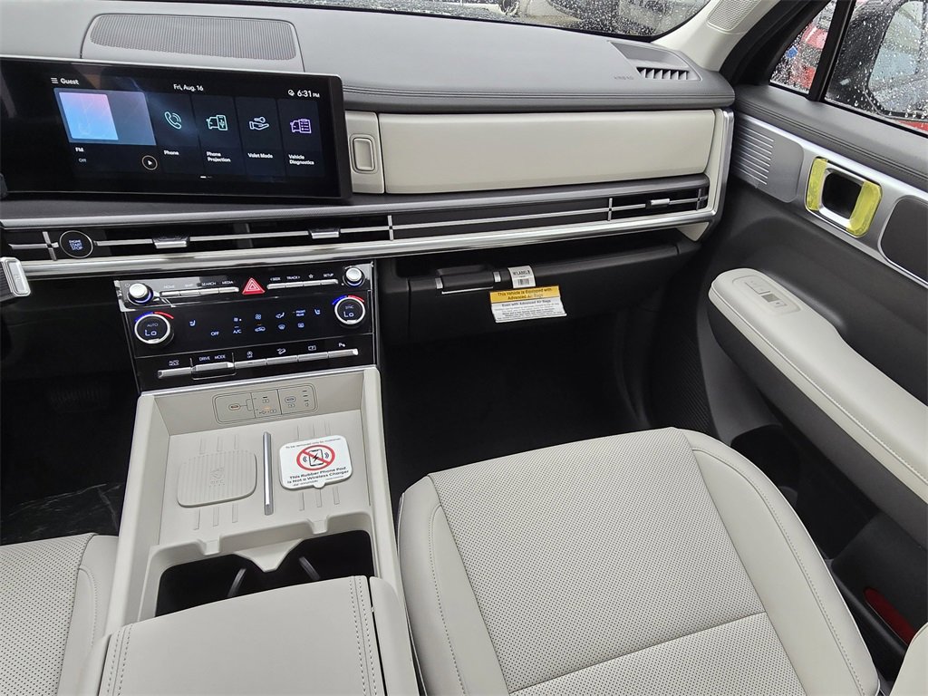 Used 2025 Hyundai Santa Fe SEL image 9