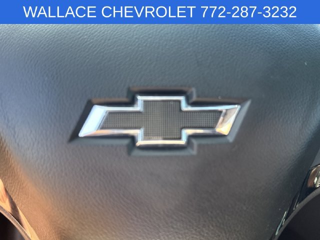 Used 2023 Chevrolet Equinox RS w/ RS Leather Package FWD image 3