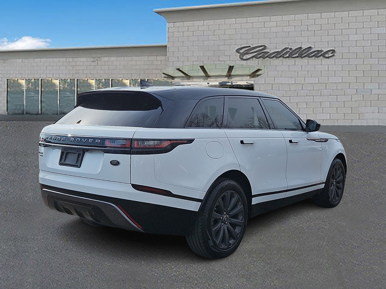 Used 2020 Land Rover Range Rover Velar R-Dynamic S image 4