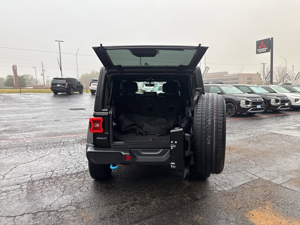 Used 2022 Jeep Wrangler Unlimited Sahara image 7