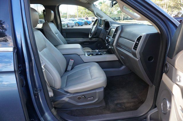 Used 2018 Ford Expedition XLT w/ Equipment Group 202A image 3