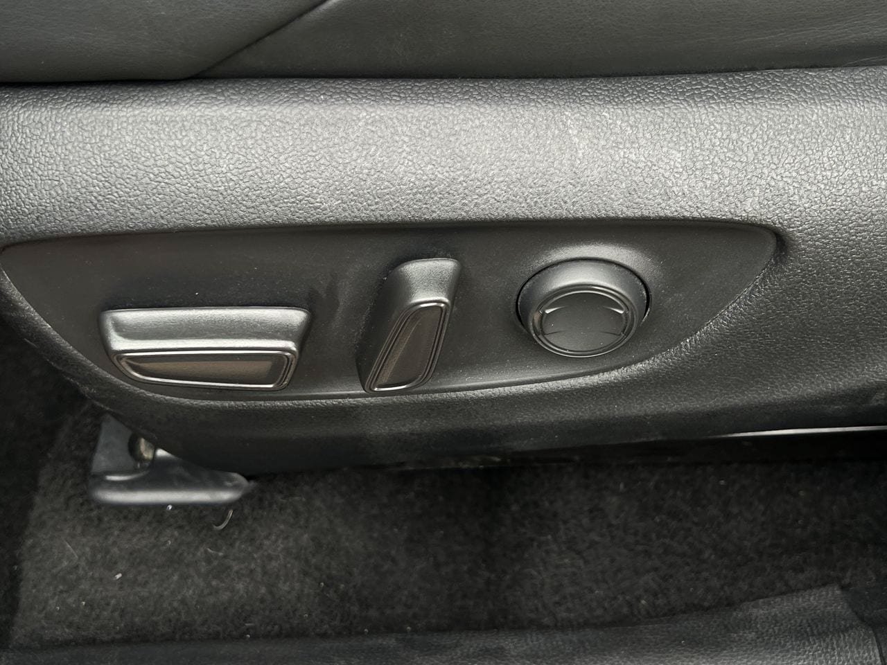 Used 2022 Toyota RAV4 XSE AWD/4WD image 23