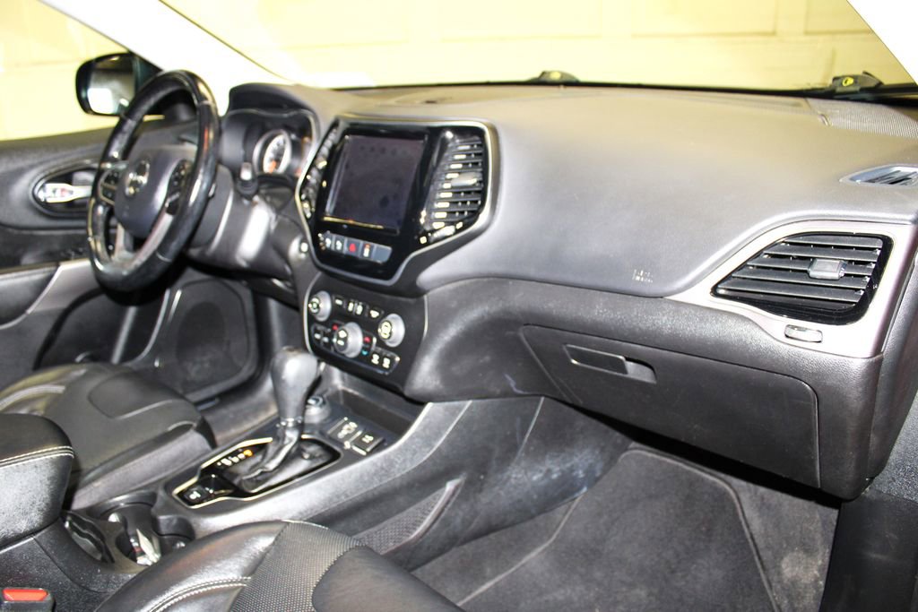 Used 2020 Jeep Cherokee Limited w/ Technology Group image 30