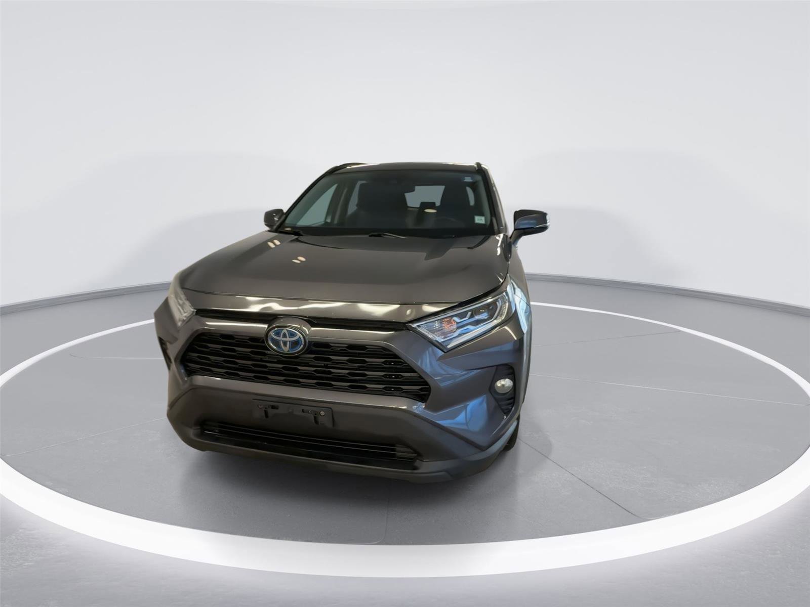 Used 2019 Toyota RAV4 XLE w/ Convenience Package image 3