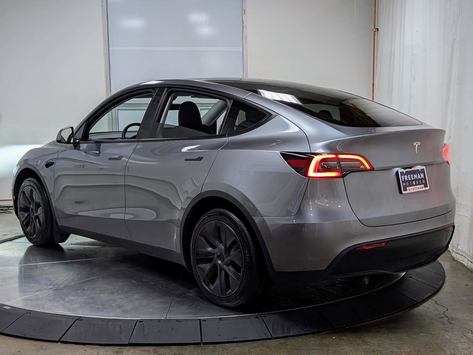 Used 2024 Tesla Model Y Long Range image 7