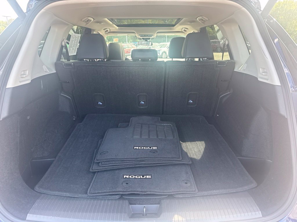 Certified 2025 Nissan Rogue SV w/ SV Premium Package AWD/4WD image 31