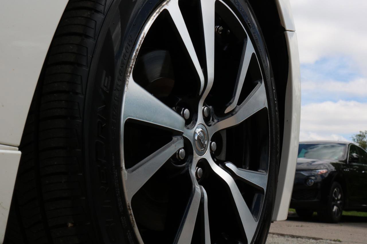 Used 2017 Nissan Maxima Platinum FWD image 7