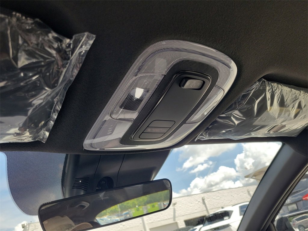 Used 2025 Hyundai Elantra Sport image 27