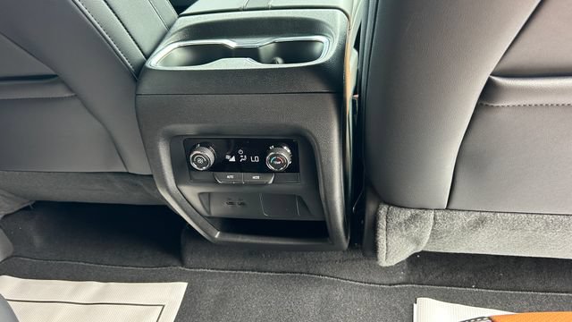 New 2027 Chevrolet Traverse Z71 AWD/4WD image 48