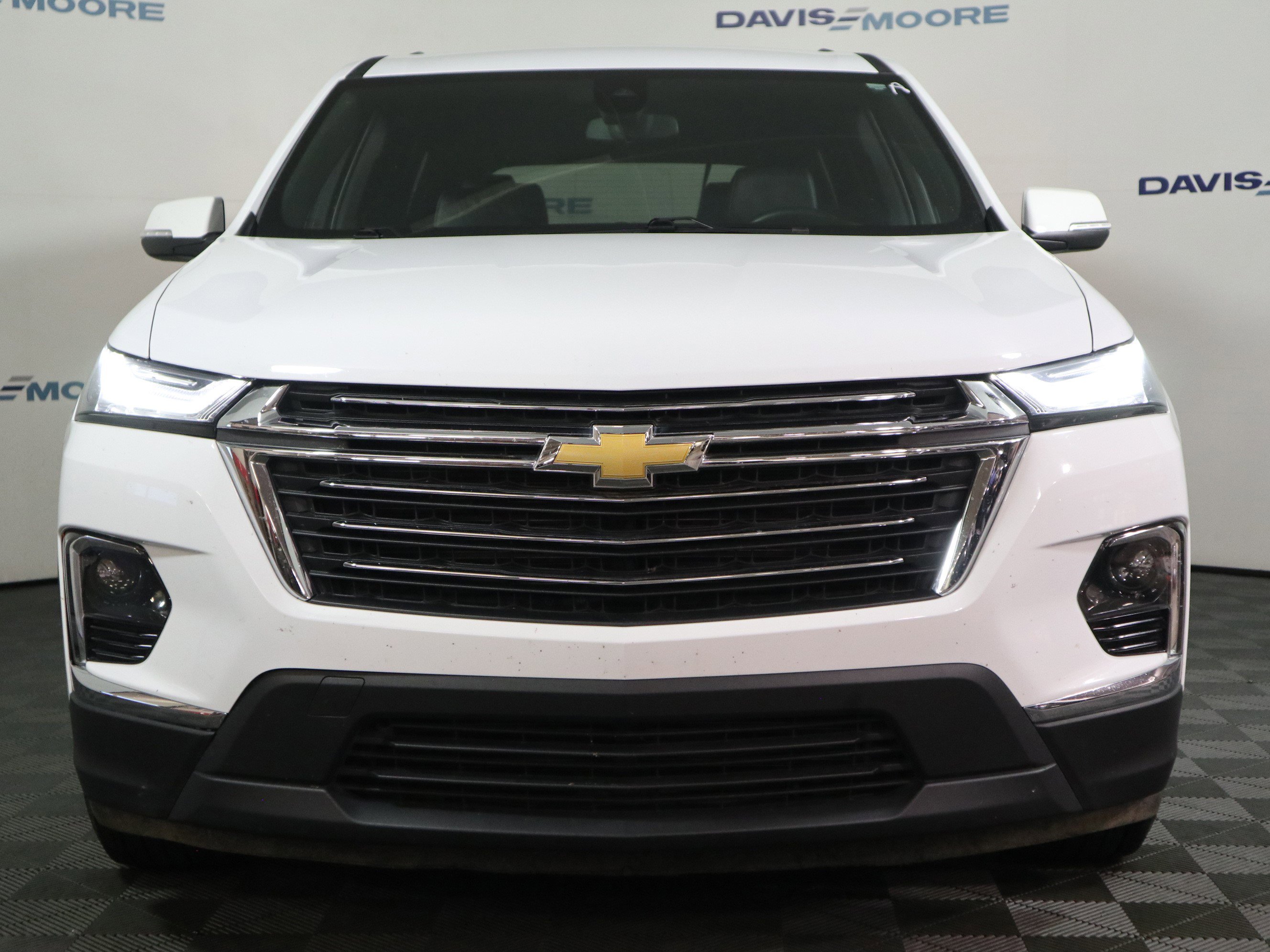 Used 2023 Chevrolet Traverse LT FWD image 13