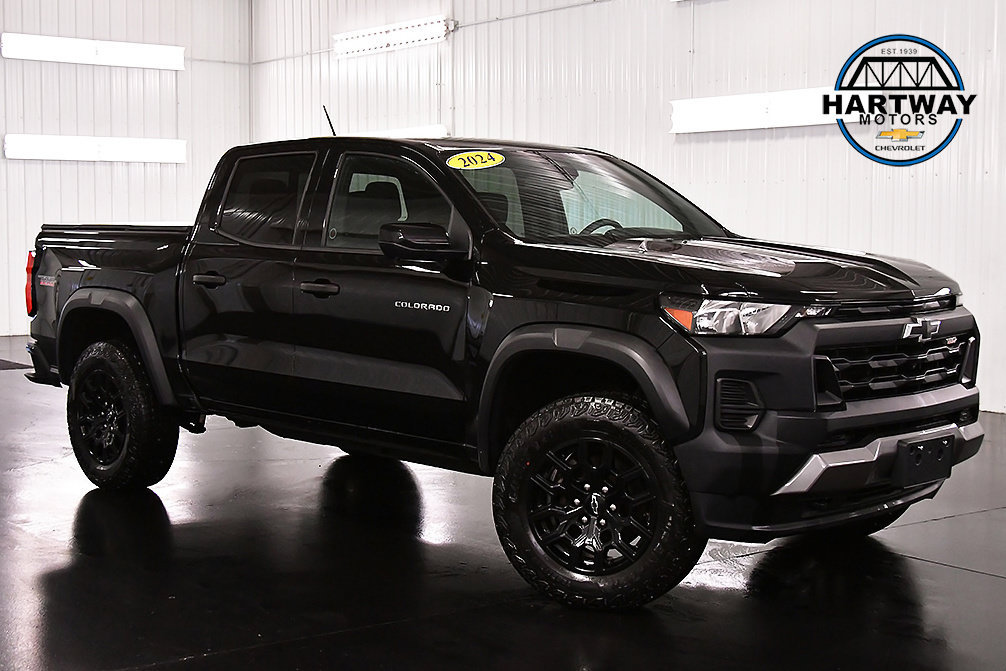 Used 2024 Chevrolet Colorado Trail Boss w/ Technology Package
