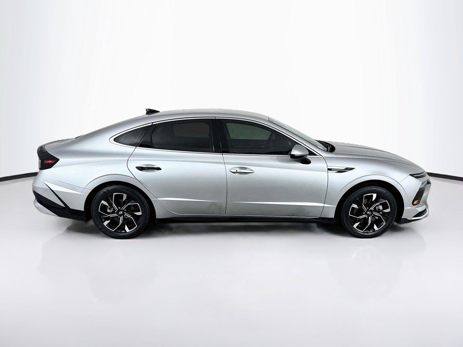 Used 2025 Hyundai Sonata SEL FWD image 7