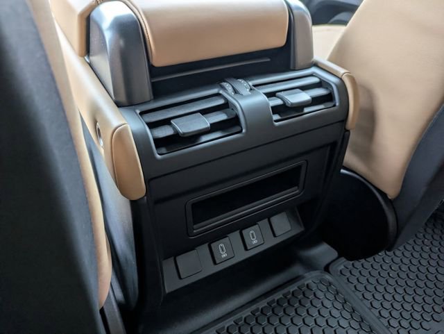 New 2026 Land Rover Defender 110 X-Dynamic SE image 13