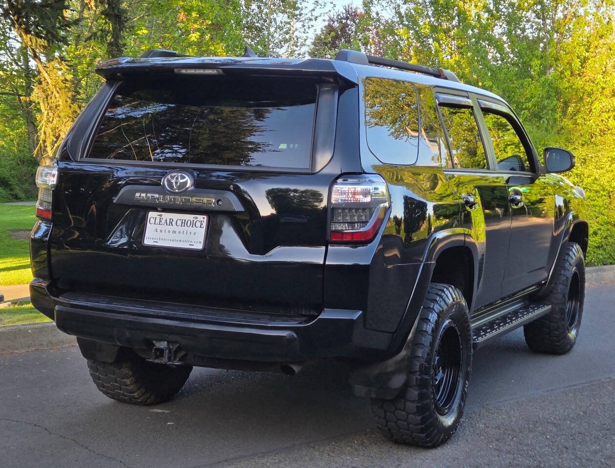 Used 2015 Toyota 4Runner Trail Premium AWD/4WD image 38