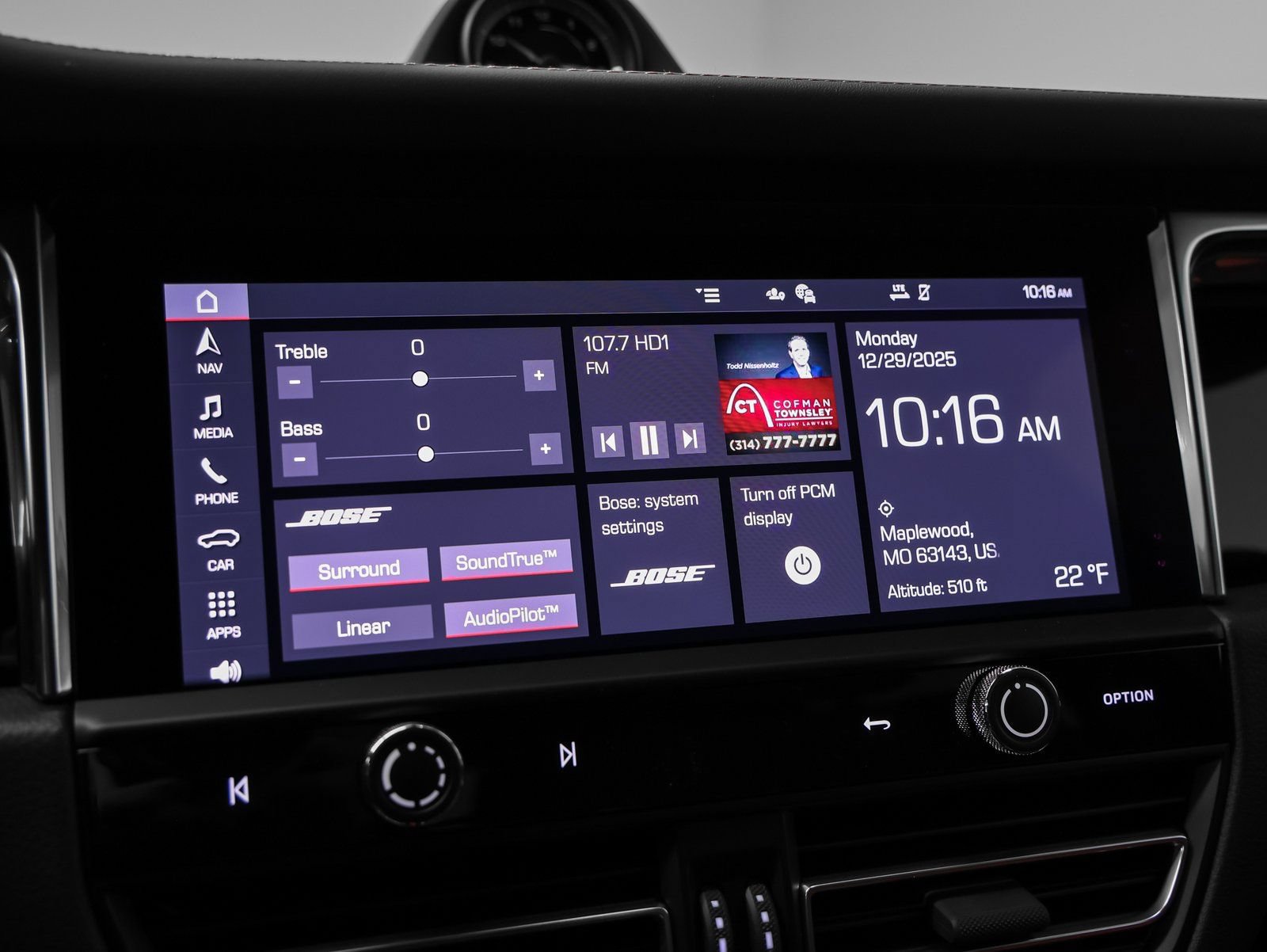 Certified 2026 Porsche Macan AWD/4WD image 36