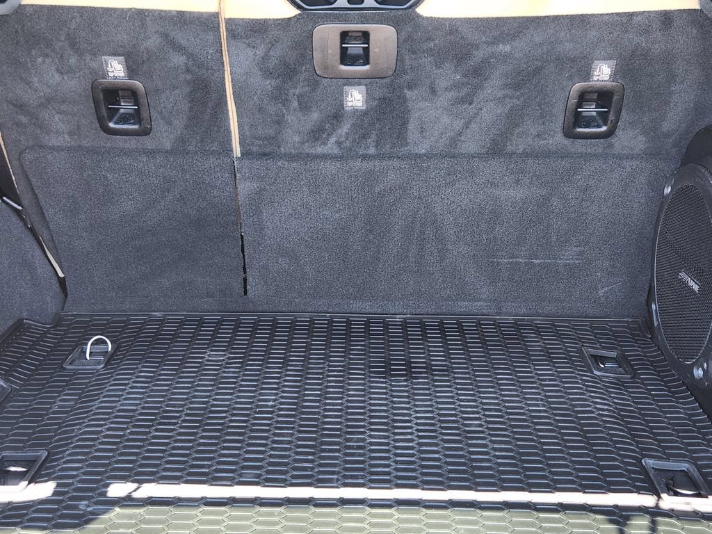 Used 2018 Jeep Wrangler Unlimited Sahara AWD/4WD image 21
