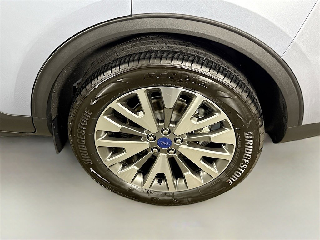 Used 2022 Ford Escape Titanium w/ Class II Trailer Tow Package image 36