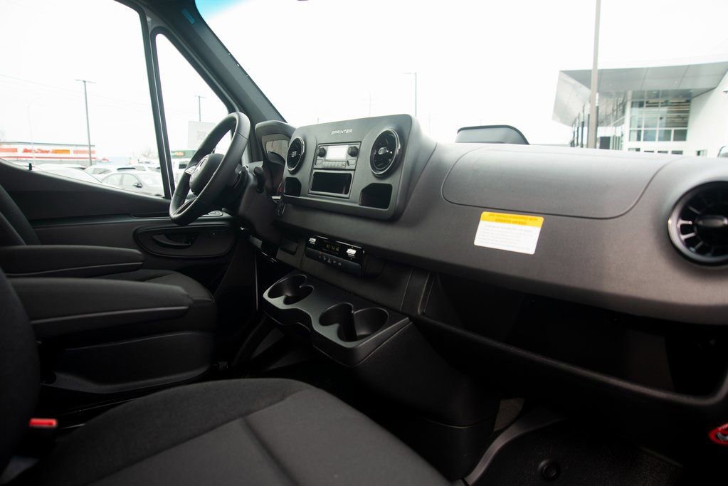 Used 2025 Mercedes-Benz Sprinter 2500 image 29