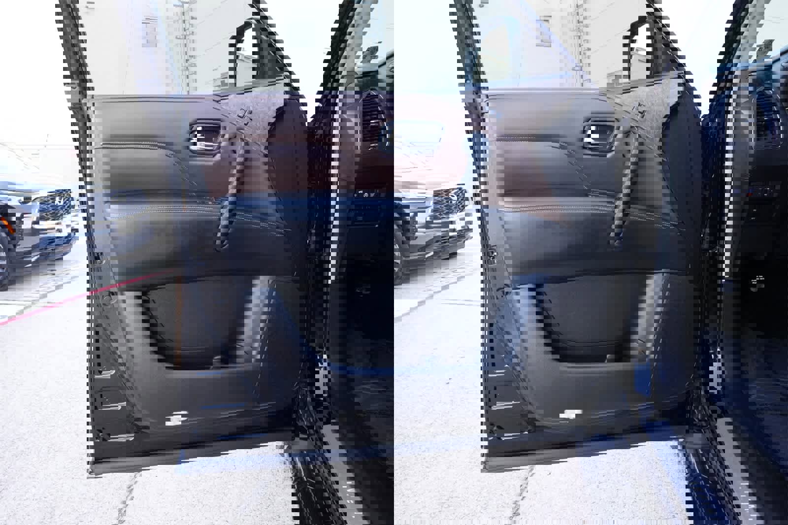 Certified 2023 INFINITI QX80 Premium Select w/ Cargo Package image 17