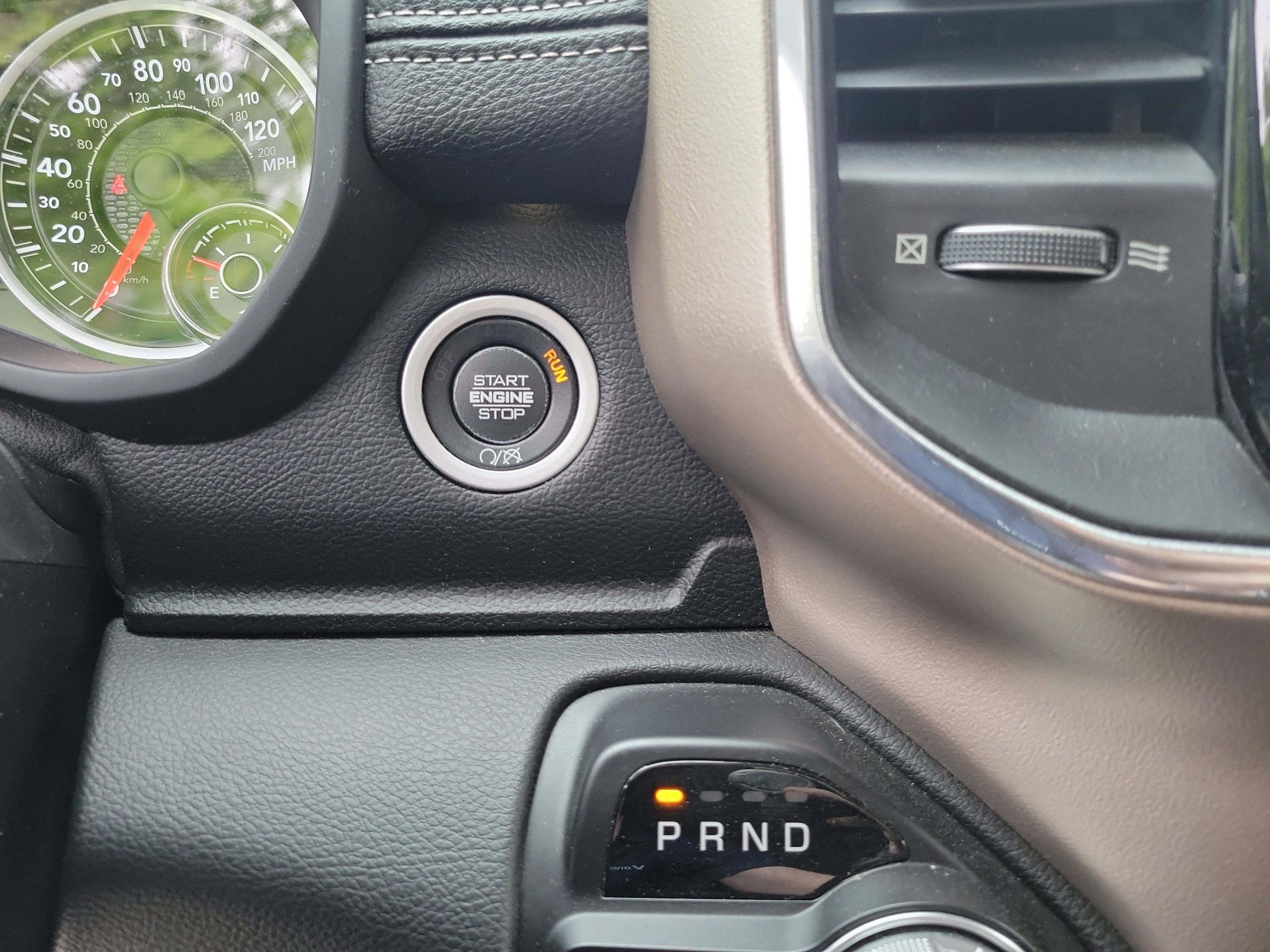 Certified 2019 RAM 2500 Laramie RWD image 21