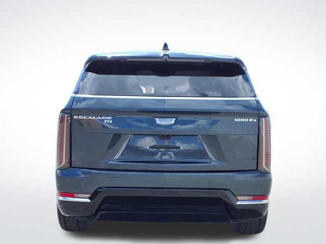 Certified 2025 Cadillac Escalade IQ Luxury 2 w/ LPO, Premium Carpet Package AWD/4WD image 4