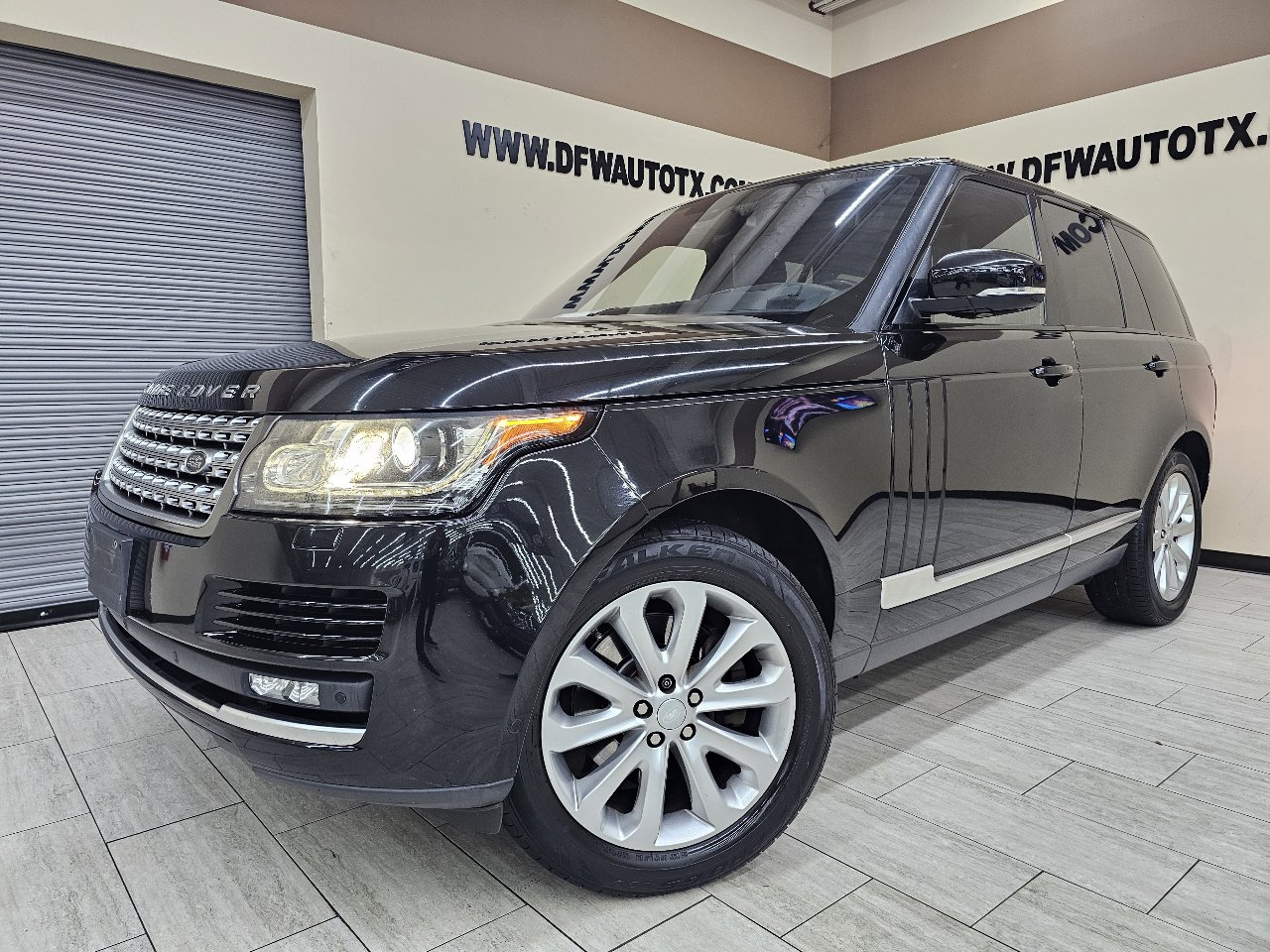Used 2016 Land Rover Range Rover HSE image 1