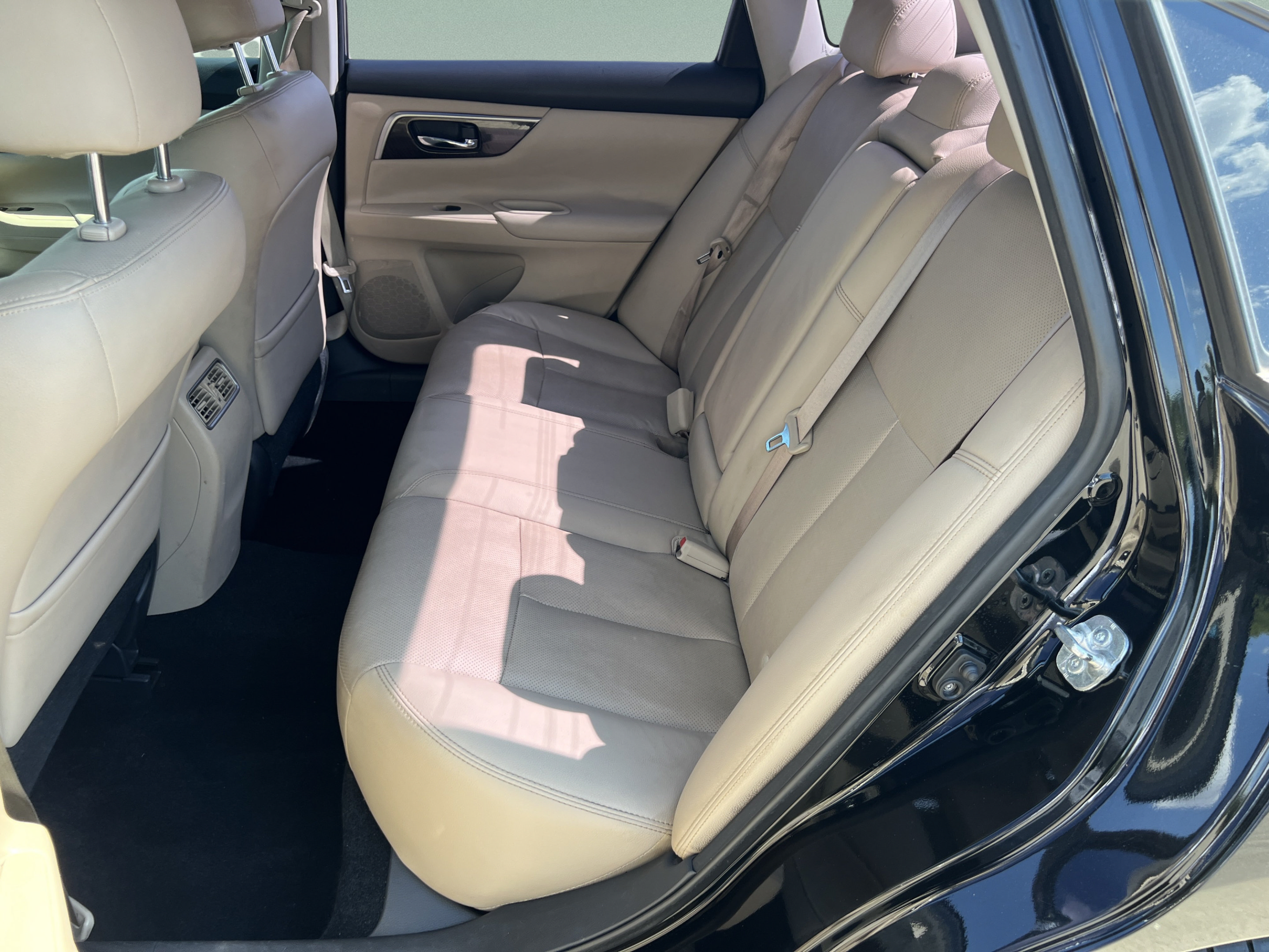 Used 2015 Nissan Altima 3.5 SL FWD image 22