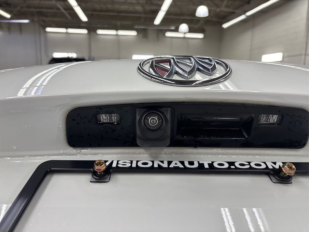 Used 2023 Buick Envision Essence image 16