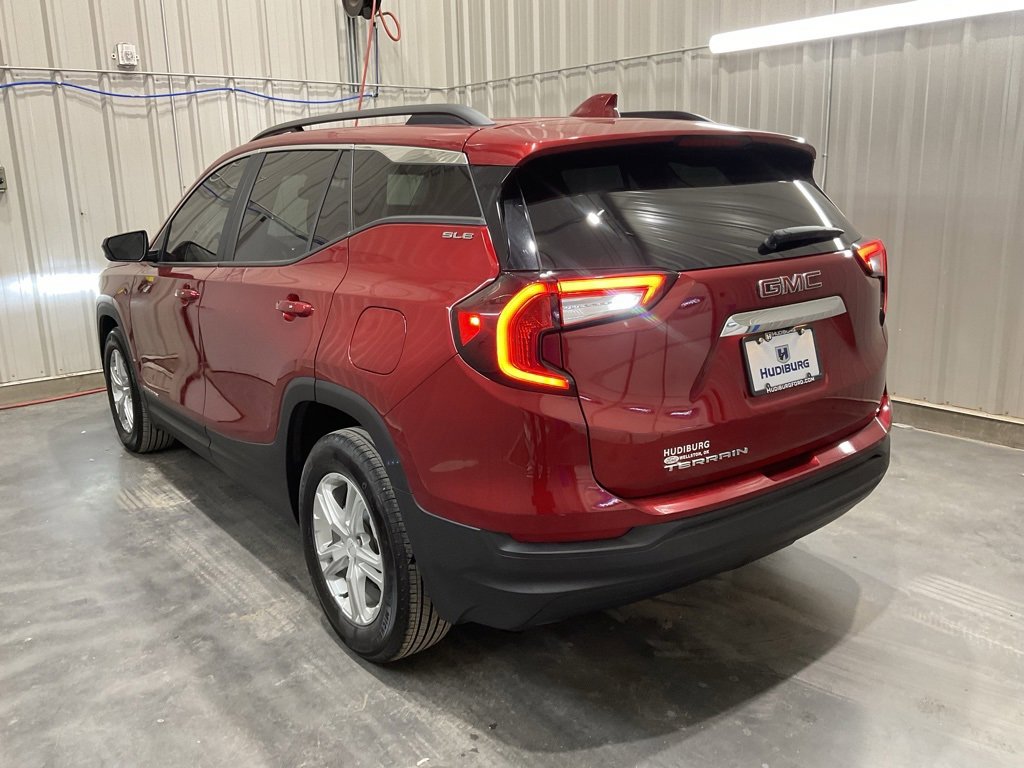 Used 2023 GMC Terrain SLE w/ Driver Convenience Package image 20