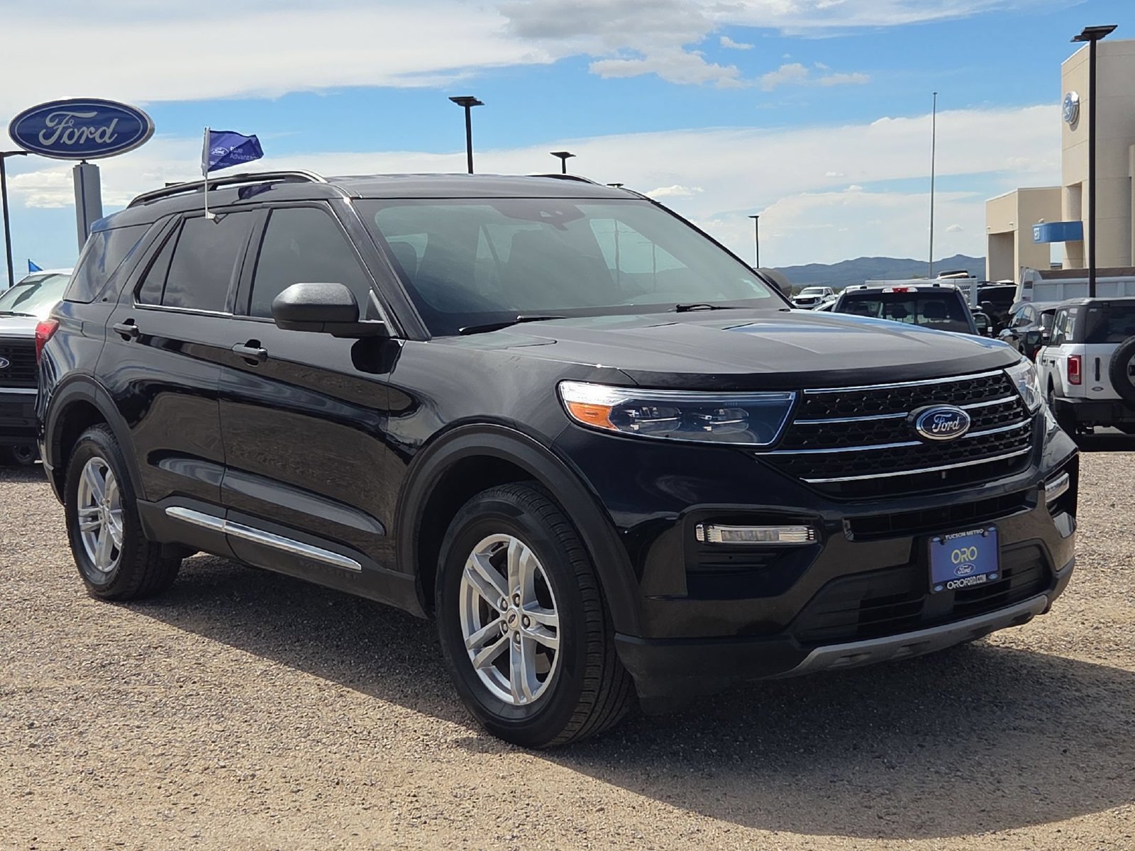Certified 2023 Ford Explorer XLT w/ Equipment Group 202A AWD/4WD image 3