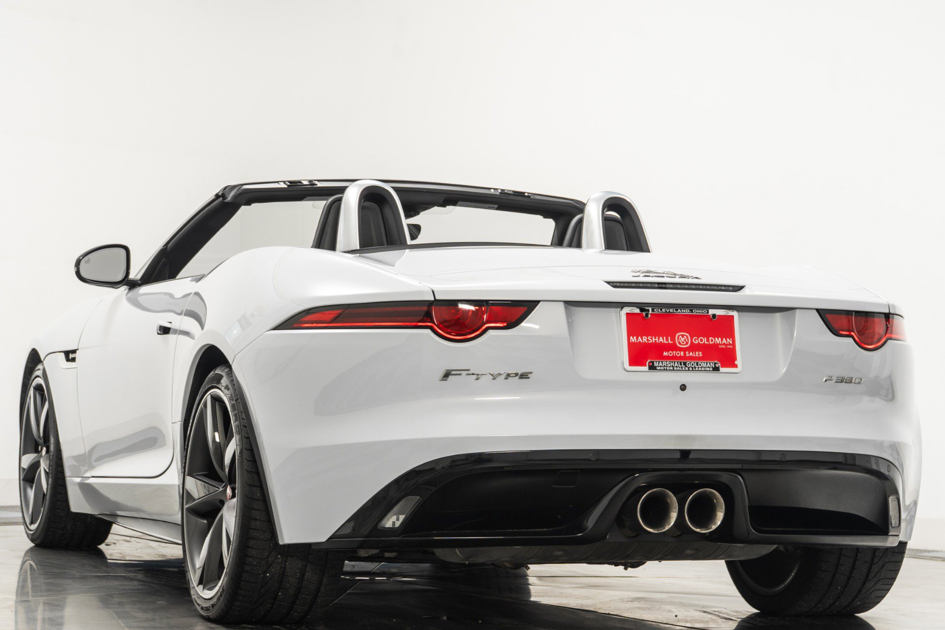 Used 2019 Jaguar F-TYPE R-Dynamic image 7