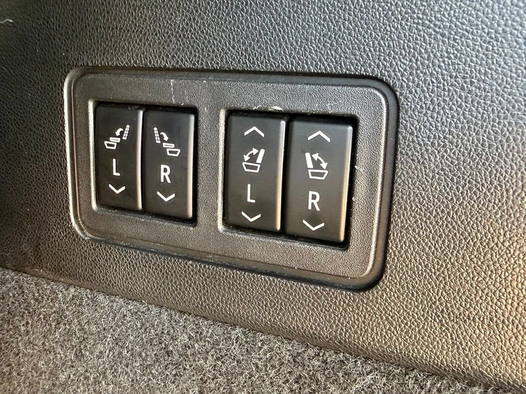 Used 2021 Cadillac XT6 Premium Luxury FWD image 40