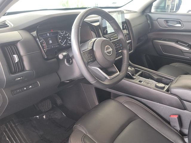 Used 2024 Nissan Pathfinder SL AWD/4WD image 8