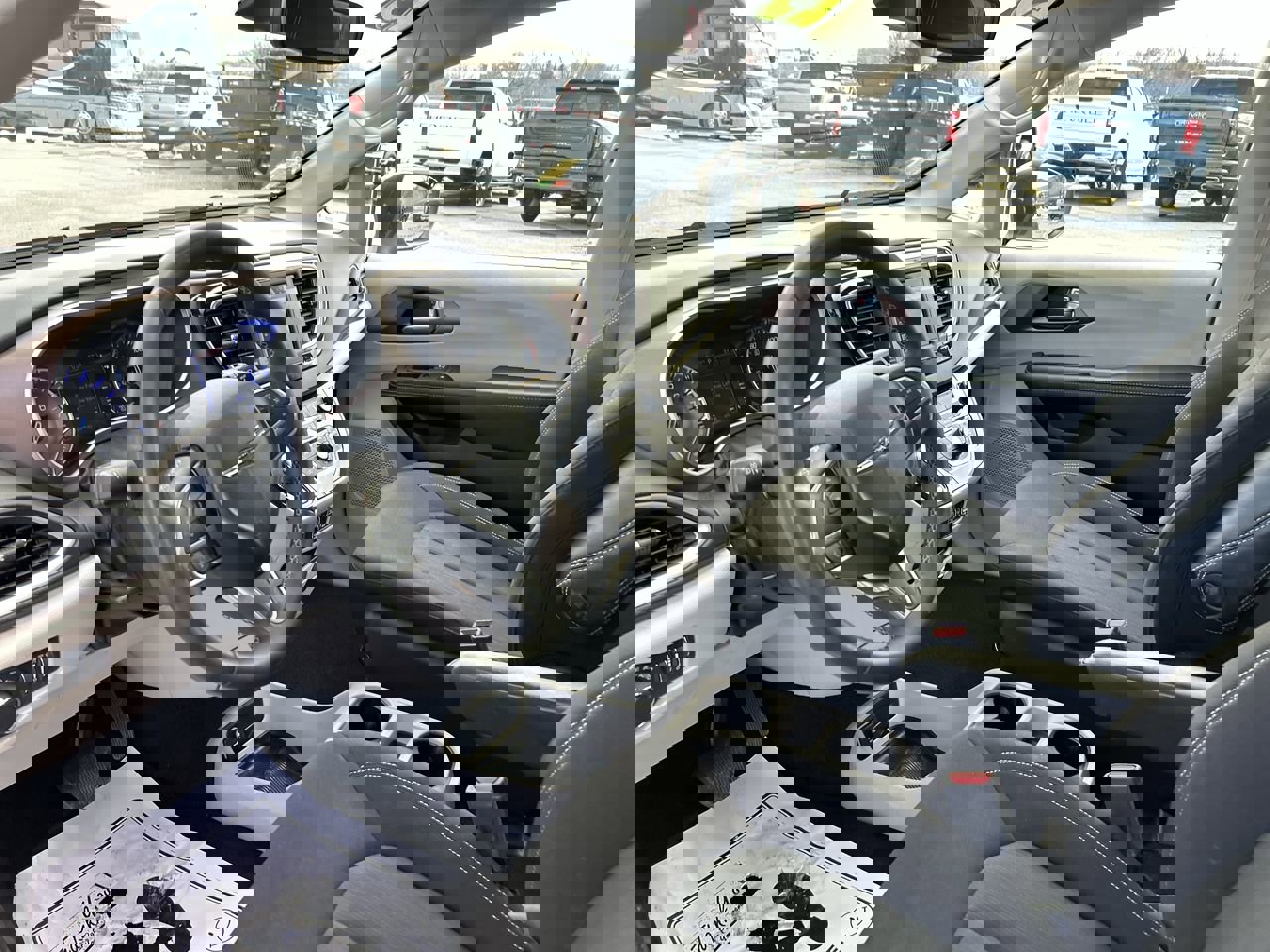 Used 2023 Chrysler Voyager LX image 23