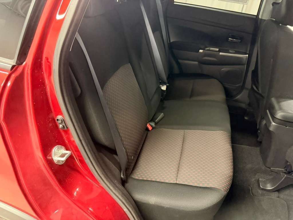 Used 2019 Mitsubishi Outlander Sport ES AWD/4WD image 34