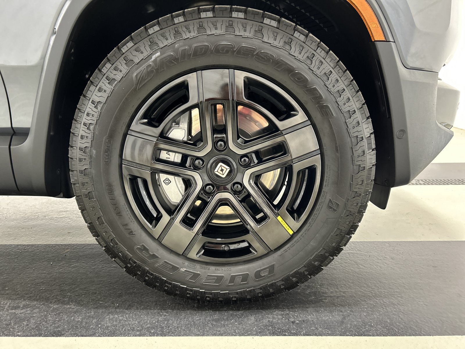 Used 2024 Rivian R1T Adventure AWD/4WD image 11