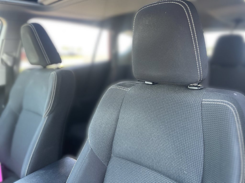 Used 2017 Toyota RAV4 XLE AWD/4WD image 17