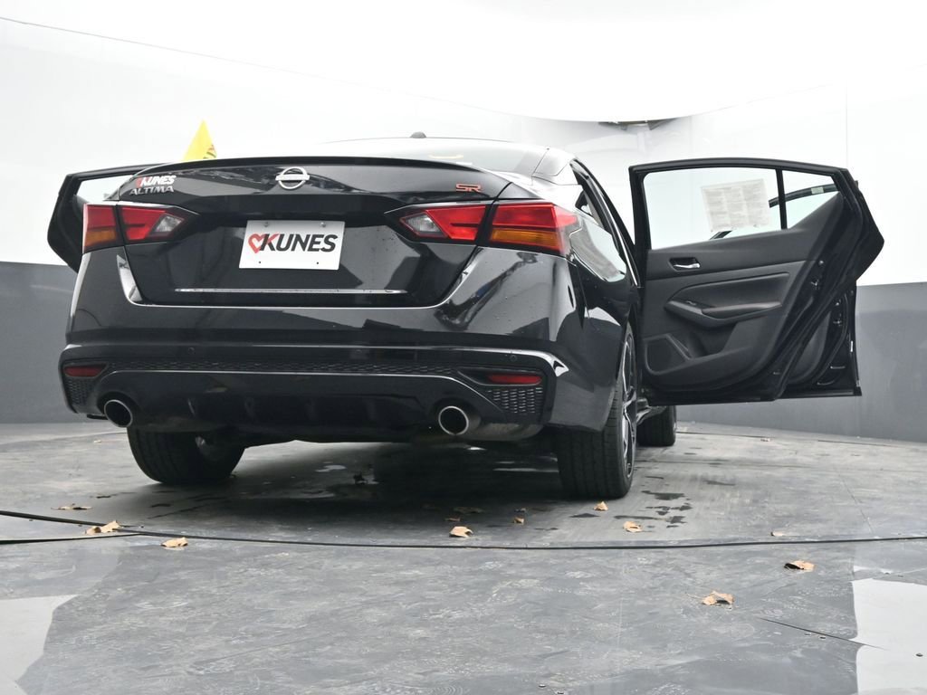 Used 2024 Nissan Altima 2.5 SR FWD image 74