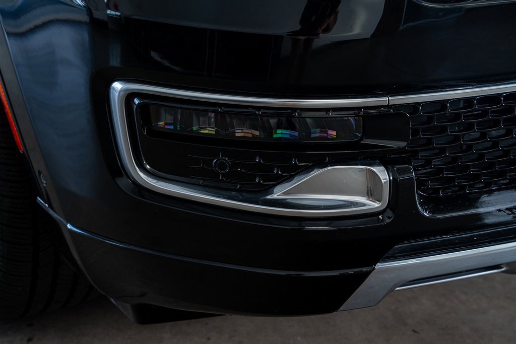 Used 2023 Jeep Wagoneer Series III w/ Preferred Equipment Group image 19